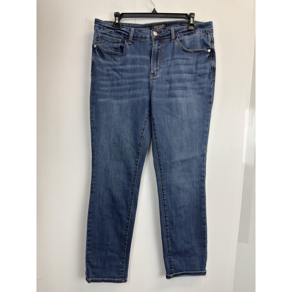 Judy Blue Jeans Straight Leg Mid Rise Women's Size 32 Actual 34X30‎ Stretch